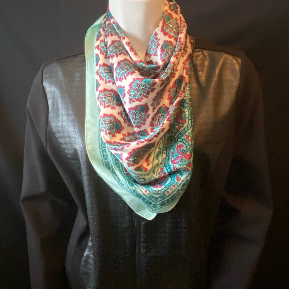 Large Square Scarf - Picture 6 of 10